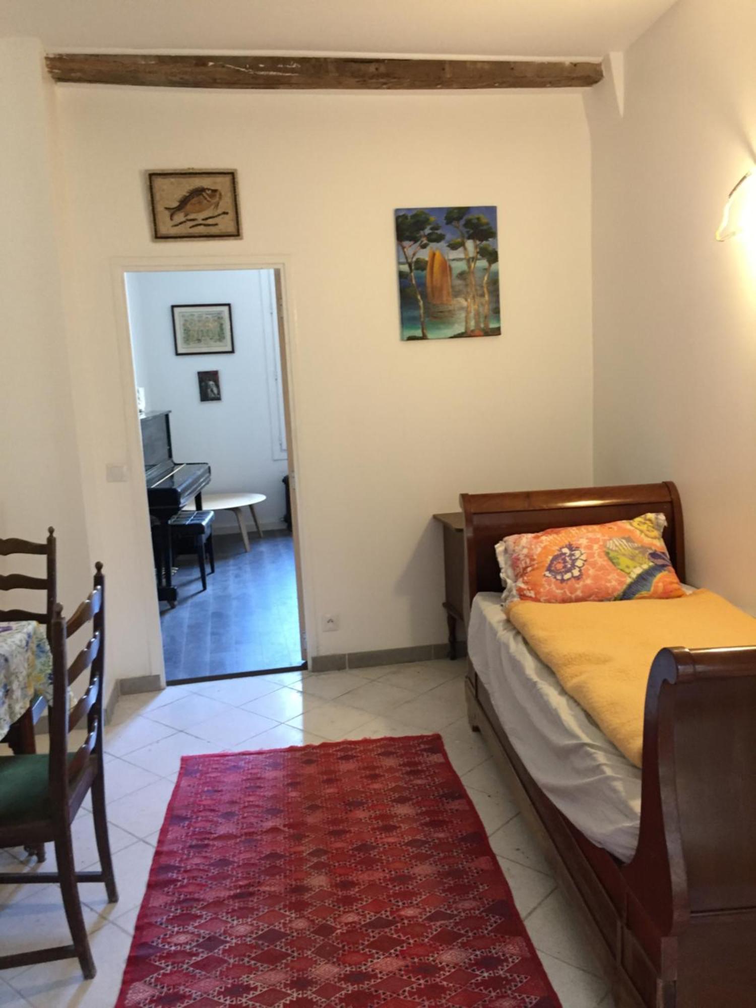 Proche Du Chateau De Versaillles Une Chambre Avec Jardin Versailles Luaran gambar
